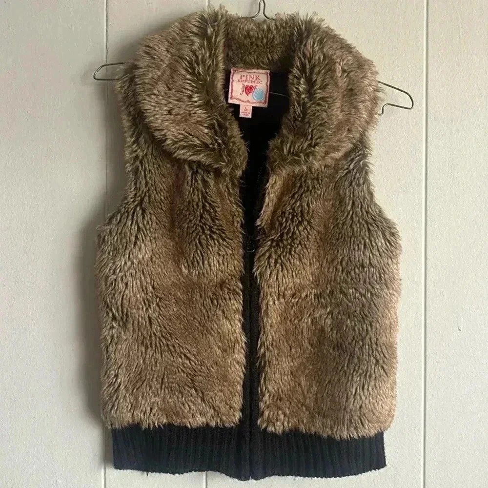 Pink Republic Brown fur vest size L